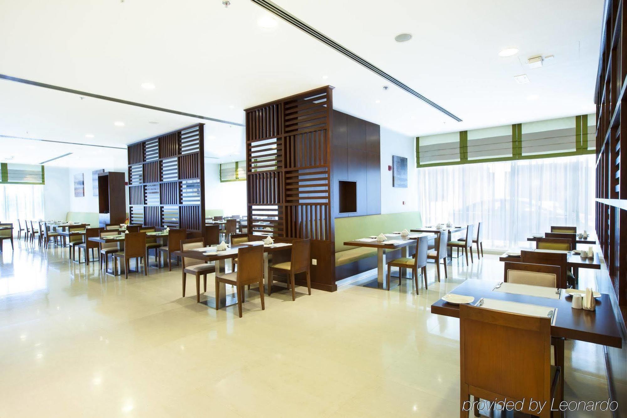 Holiday Bahrain Hotel Manama Exteriör bild