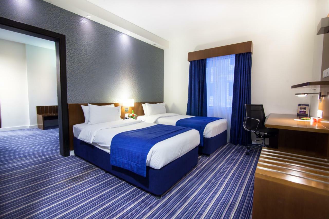 Holiday Bahrain Hotel Manama Exteriör bild