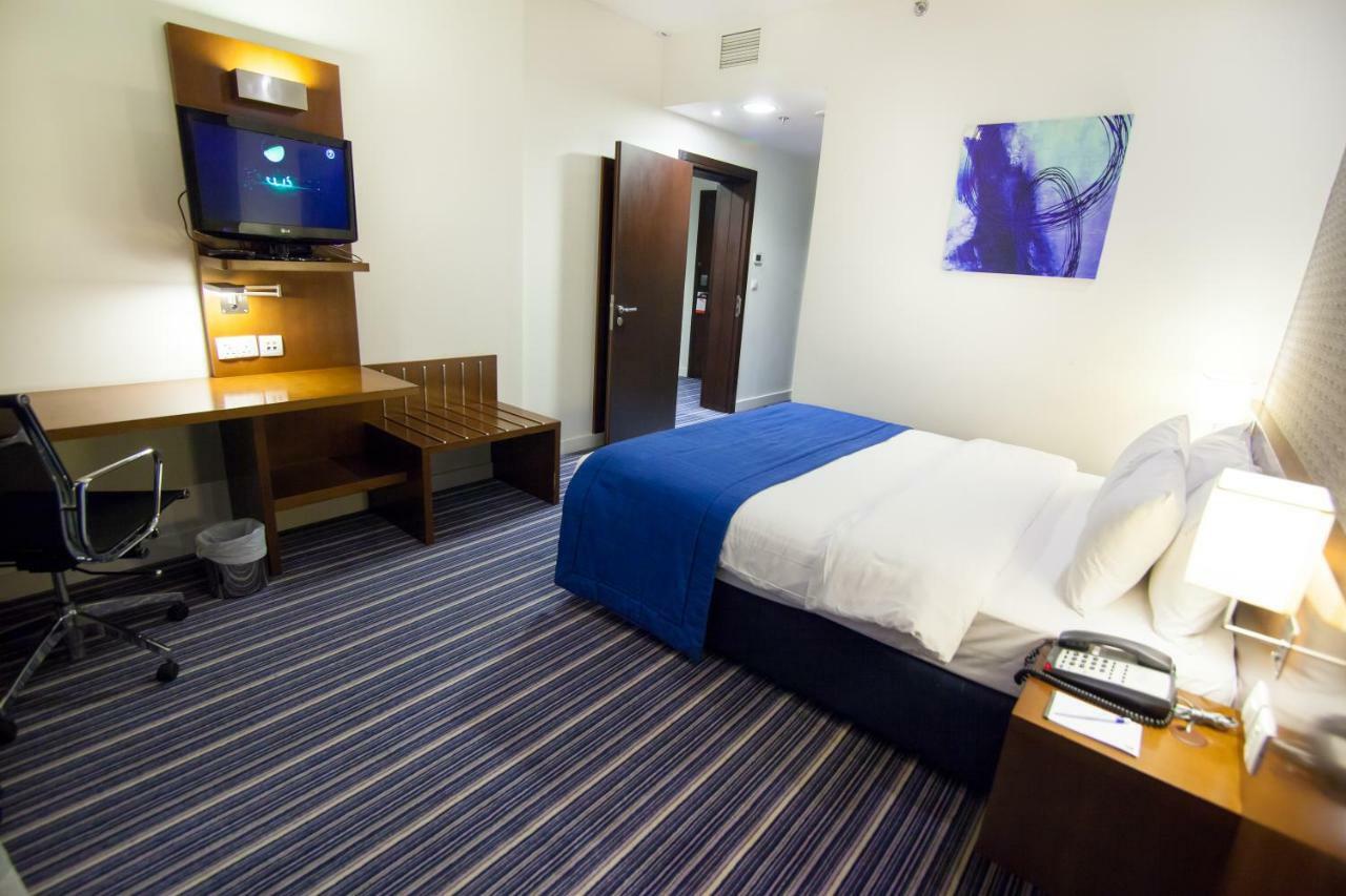 Holiday Bahrain Hotel Manama Exteriör bild